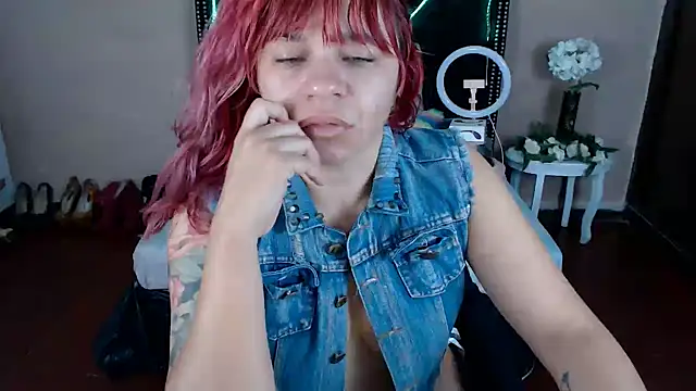 Snapshot of VioletaaaSlave chatting on November 28, 2025, 10:51 am VioletaaaSlave online show from November 28, 2025, 10:51 am