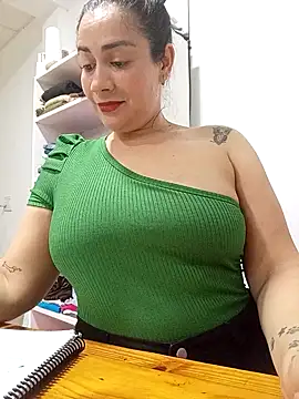 XGabrielaXX online show from October 25, 2025, 8:47 pm