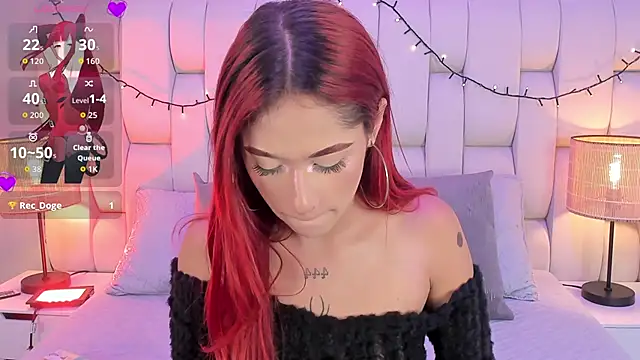 SkinnyFoxy online show from November 29, 2025, 7:50 pm