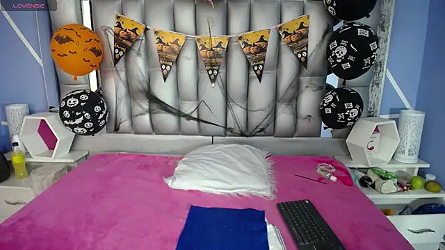 sophia ny online show from October 27, 2025, 1:37 pm