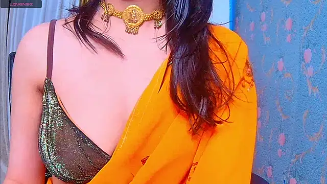 Aashika-Kaur online show from December 8, 2024, 3:32 am