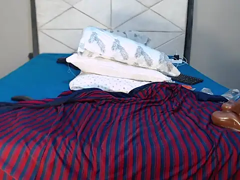 Snapshot of judy_the_booty chatting on February 19, 2025, 11:04 pm judy the booty online show from February 19, 2025, 11:04 pm