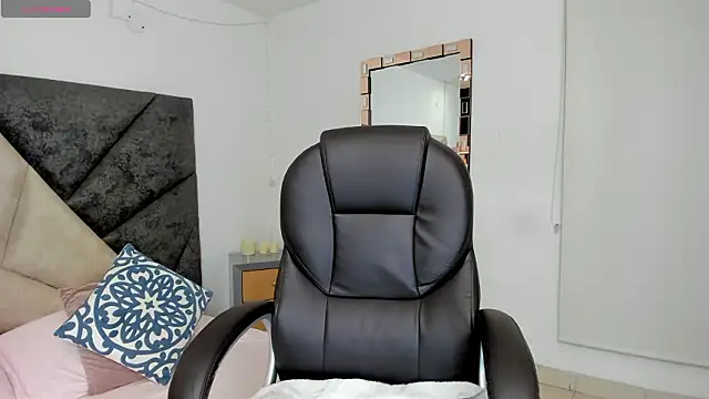 BarbaraKnox  online show from February 12, 2026, 11:22 pm