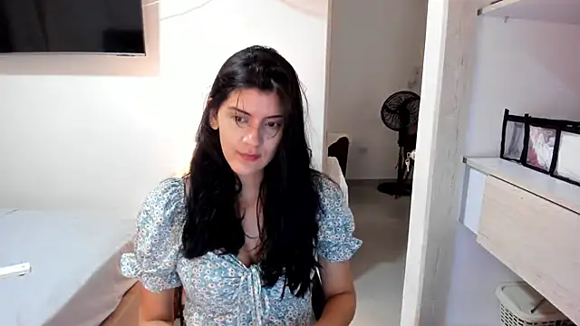 misstoya online show from September 15, 2025, 4:40 pm