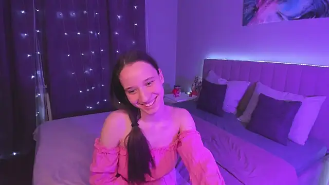 StaceySunny online show from February 17, 2025, 2:37 pm