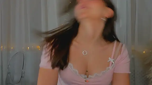 EmiliaDreams online show from January 24, 2025, 3:34 pm