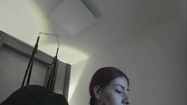 selene red  online show from January 9, 2026, 1:58 pm