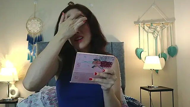 IberianMoonMK online show from February 19, 2026, 6:04 pm