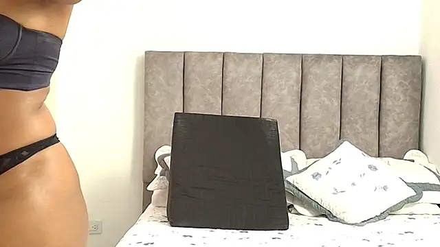karina lewis  online show from July 19, 2026, 6:06 am