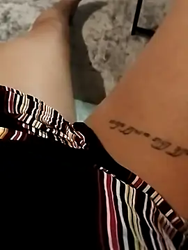 Snapshot of MarochienneAnissa chatting on February 26, 2026, 12:20 am MarochienneAnissa online show from February 26, 2026, 12:20 am