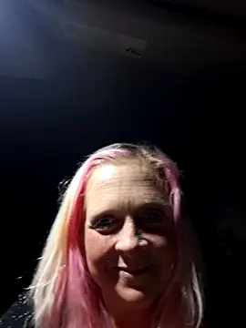 Snapshot of chubby_british_blonde_uk chatting on February 8, 2026, 2:59 am chubby british blonde uk online show from February 8, 2026, 2:59 am