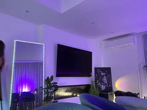 Mika Miller online show from September 12, 2025, 7:14 pm