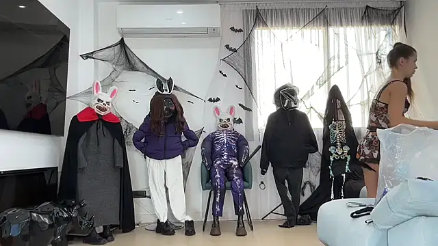 Mika Miller online show from October 31, 2025, 4:30 pm