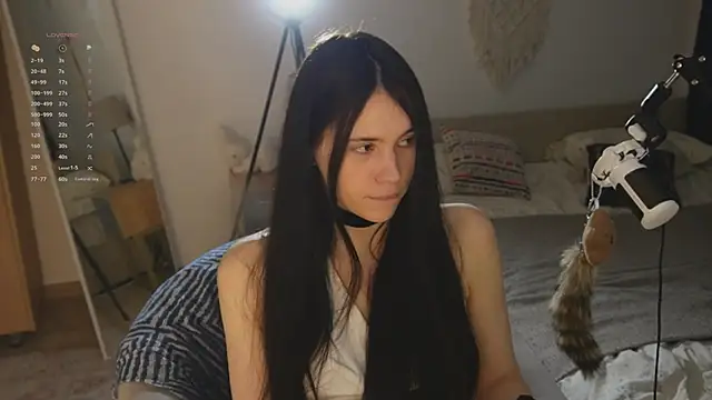 jennetdoll online show from March 19, 2026, 6:01 pm