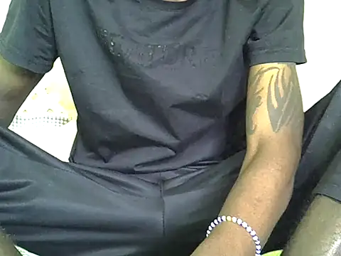 Delicious-D online show from May 16, 2026, 6:32 am