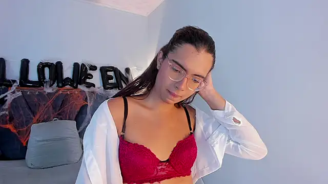 sara saenz99 online show from October 20, 2025, 8:20 pm