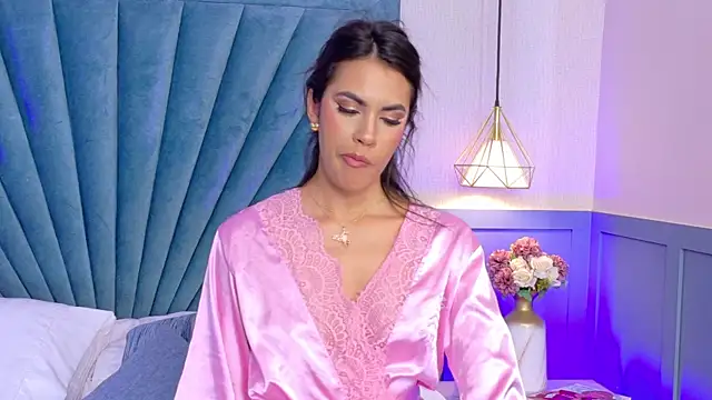 Snapshot of Camille_Torres chatting on January 23, 2025, 9:50 pm Camille Torres online show from January 23, 2025, 9:50 pm