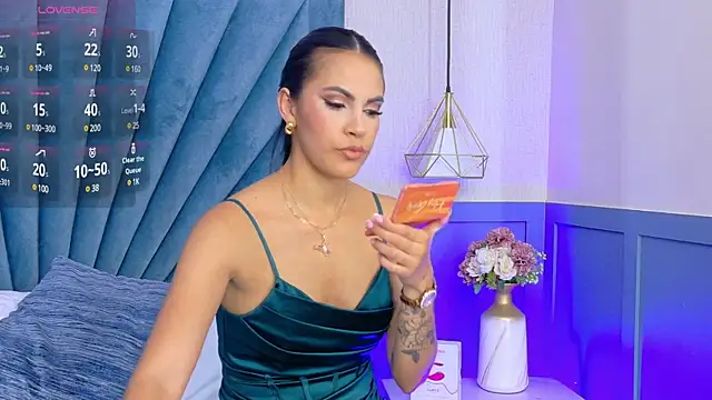 Snapshot of Camille_Torres chatting on January 29, 2025, 12:35 pm Camille Torres online show from January 29, 2025, 12:35 pm