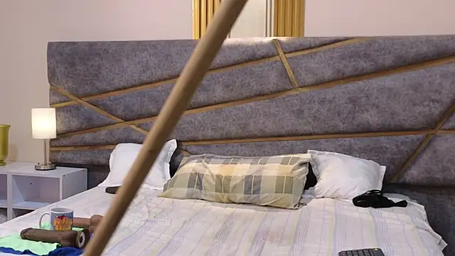 Julia Gomes online show from February 10, 2025, 10:30 pm