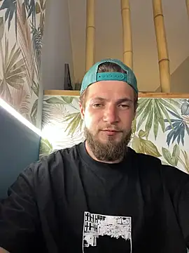 jimmyy  online show from May 19, 2026, 7:47 am