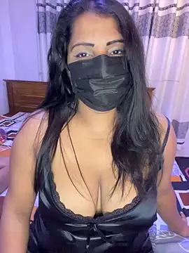 NOORA-GIRL online show from December 19, 2025, 1:45 am