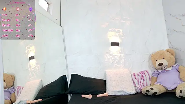 zorravioletta1 online show from December 17, 2025, 11:49 am