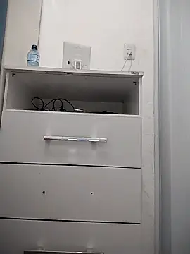 Snapshot of kBossgirls chatting on December 1, 2025, 11:43 pm kBossgirls online show from December 1, 2025, 11:43 pm