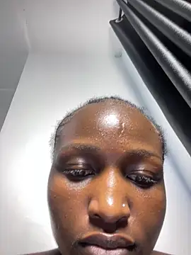 Curvixx online show from December 17, 2025, 9:48 am