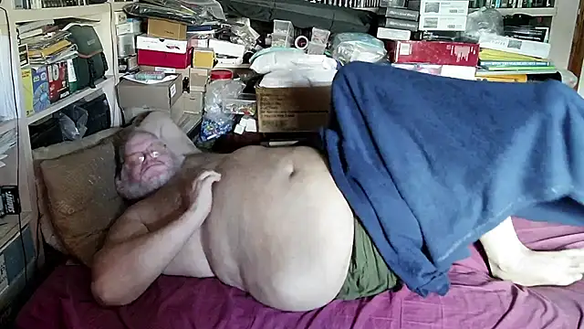 Snapshot of hadeszeuss2 chatting on December 7, 2024, 1:18 pm hadeszeuss2 online show from December 7, 2024, 1:18 pm