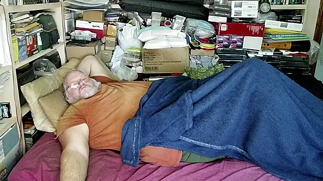 Snapshot of hadeszeuss2 chatting on December 13, 2024, 4:27 pm hadeszeuss2 online show from December 13, 2024, 4:27 pm