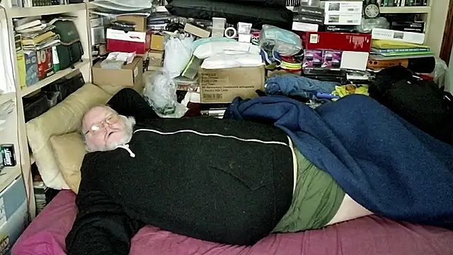 Snapshot of hadeszeuss2 chatting on December 18, 2024, 8:47 pm hadeszeuss2 online show from December 18, 2024, 8:47 pm