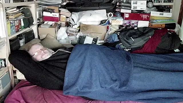 Snapshot of hadeszeuss2 chatting on December 20, 2024, 4:36 pm hadeszeuss2 online show from December 20, 2024, 4:36 pm