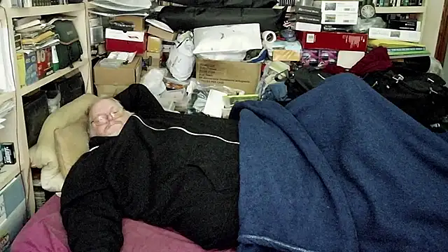 Snapshot of hadeszeuss2 chatting on December 21, 2024, 12:09 am hadeszeuss2 online show from December 21, 2024, 12:09 am