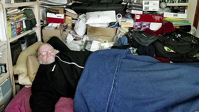 Snapshot of hadeszeuss2 chatting on December 21, 2024, 4:36 pm hadeszeuss2 online show from December 21, 2024, 4:36 pm