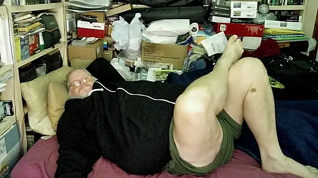 Snapshot of hadeszeuss2 chatting on December 22, 2024, 5:32 pm hadeszeuss2 online show from December 22, 2024, 5:32 pm