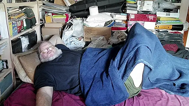 Snapshot of hadeszeuss2 chatting on January 4, 2025, 1:10 pm hadeszeuss2 online show from January 4, 2025, 1:10 pm