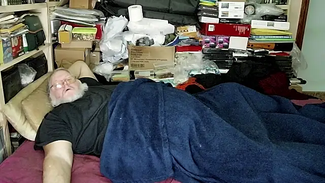 Snapshot of hadeszeuss2 chatting on January 9, 2025, 6:15 pm hadeszeuss2 online show from January 9, 2025, 6:15 pm