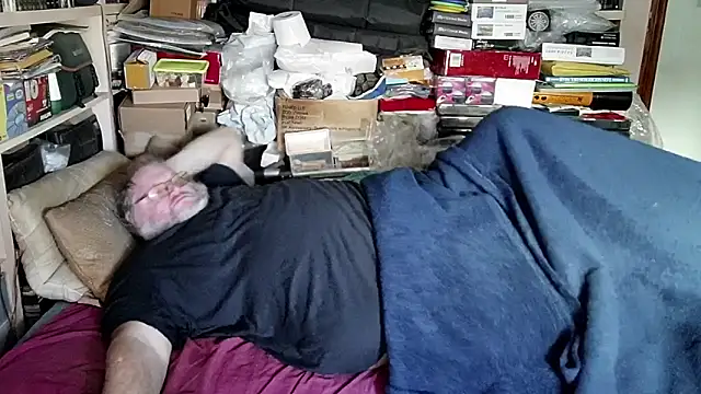 Snapshot of hadeszeuss2 chatting on January 11, 2025, 4:25 pm hadeszeuss2 online show from January 11, 2025, 4:25 pm