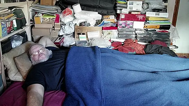 Snapshot of hadeszeuss2 chatting on January 15, 2025, 2:24 pm hadeszeuss2 online show from January 15, 2025, 2:24 pm