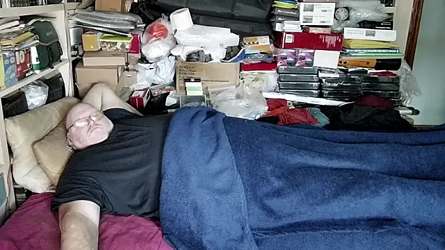 Snapshot of hadeszeuss2 chatting on January 17, 2025, 2:28 pm hadeszeuss2 online show from January 17, 2025, 2:28 pm