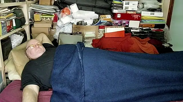 Snapshot of hadeszeuss2 chatting on January 20, 2025, 5:37 pm hadeszeuss2 online show from January 20, 2025, 5:37 pm