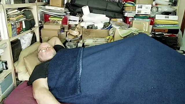 Snapshot of hadeszeuss2 chatting on January 28, 2025, 6:28 pm hadeszeuss2 online show from January 28, 2025, 6:28 pm