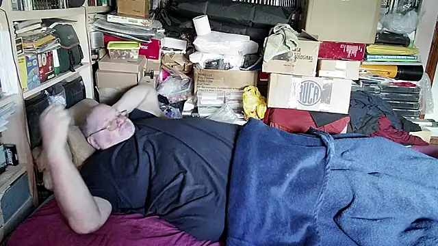 Snapshot of hadeszeuss2 chatting on February 1, 2025, 2:34 pm hadeszeuss2 online show from February 1, 2025, 2:34 pm