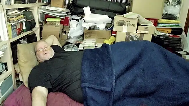 Snapshot of hadeszeuss2 chatting on February 2, 2025, 5:37 pm hadeszeuss2 online show from February 2, 2025, 5:37 pm