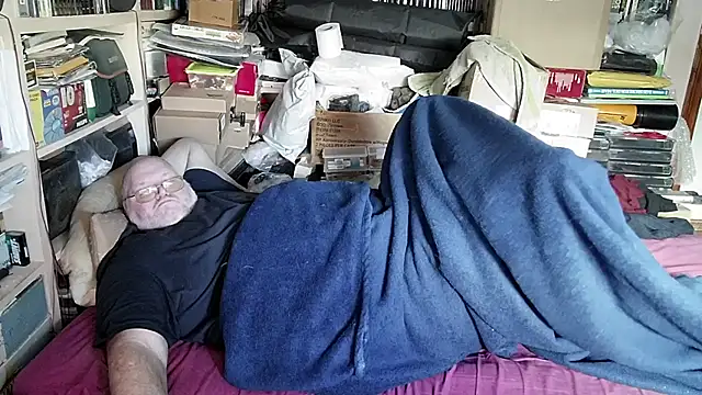 Snapshot of hadeszeuss2 chatting on February 3, 2025, 3:17 pm hadeszeuss2 online show from February 3, 2025, 3:17 pm