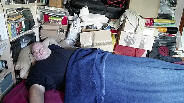 Snapshot of hadeszeuss2 chatting on February 4, 2025, 2:21 pm hadeszeuss2 online show from February 4, 2025, 2:21 pm