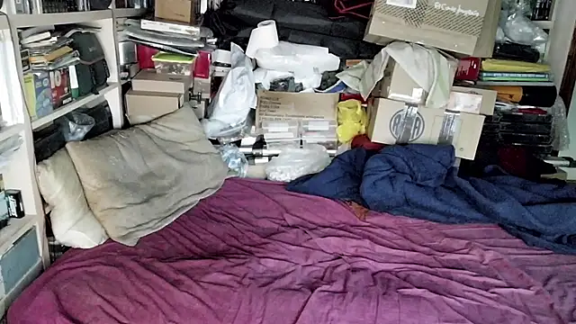 Snapshot of hadeszeuss2 chatting on February 4, 2025, 5:23 pm hadeszeuss2 online show from February 4, 2025, 5:23 pm