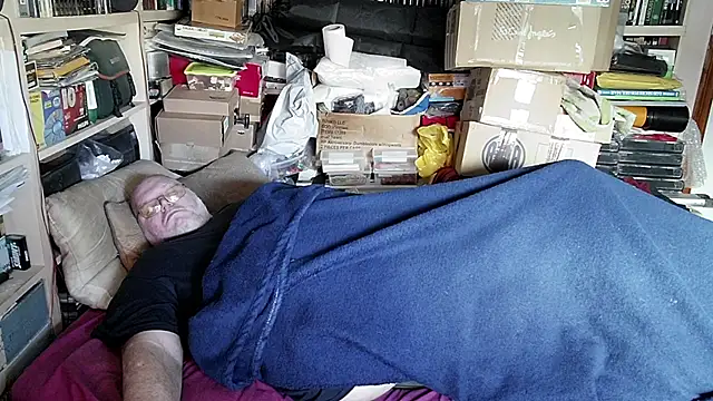 Snapshot of hadeszeuss2 chatting on February 5, 2025, 2:59 pm hadeszeuss2 online show from February 5, 2025, 2:59 pm