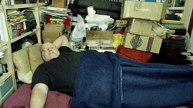 Snapshot of hadeszeuss2 chatting on February 5, 2025, 6:04 pm hadeszeuss2 online show from February 5, 2025, 6:04 pm