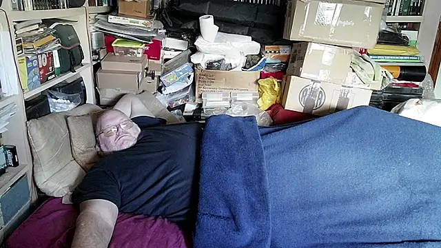 Snapshot of hadeszeuss2 chatting on February 6, 2025, 3:41 pm hadeszeuss2 online show from February 6, 2025, 3:41 pm